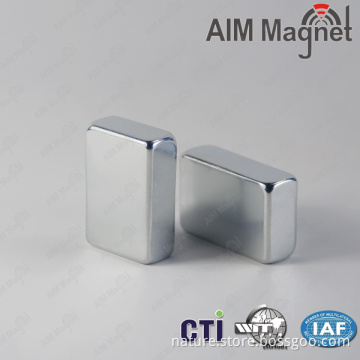 30x20x2.5mm Rectangular N48 Neodymium Magnet